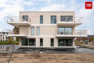 7 nieuwbouwappartementen.Het appartement beschikt over twee volwaardige slaapkamers, een badkamer met ligbad en douche, een ruime en lichtrijke...