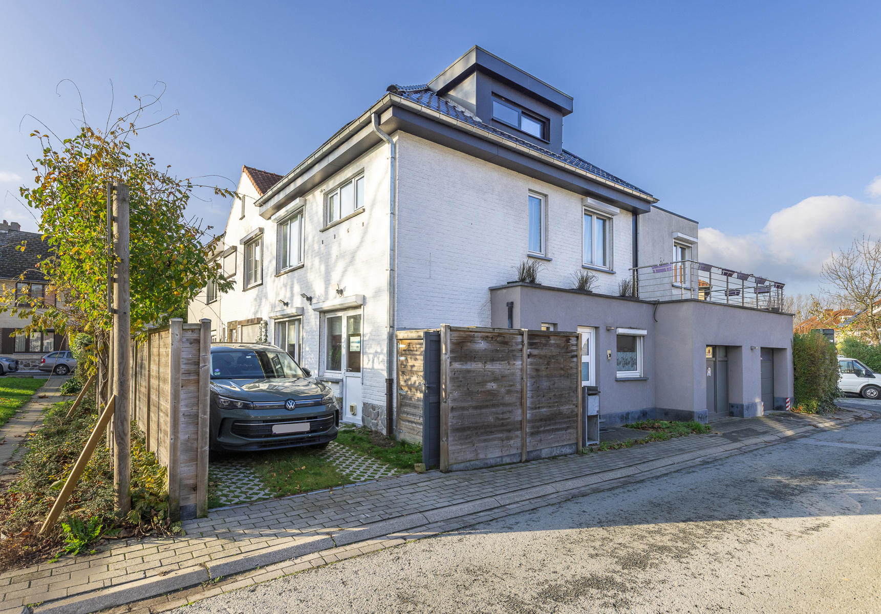 Instapklare gezinswoning met 3-4 slaapkamers garage en meer - foto 1