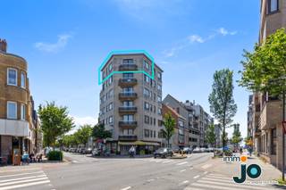 Dit charmante en lichtrijke hoekappartement is gelegen vlakbij het centrum van Oostende en combineert een uitstekende ligging met ruimte,...