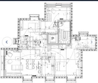 <p>Deze exclusieve, gemeubelde penthouse met een royale bewoonbare oppervlakte van 119 m² bevindt zich op de tweede verdieping van de charmante, kleinschalige residentie “Queen’s Park” (2013) in het gegeerde Oudergem. De lift brengt u rechtstreeks tot in de private inkomhal met een gezellige bureau- of slaaphoek, een gastentoilet, een praktische (technische) berging en een ruime, lichtrijke leefruimte met stijlvolle open maatkeuken: volledig ingericht met kwaliteitsvolle toestellen! De master-bedroom van 26 m² straalt rust en elegantie uit en beschikt over een badkamer met een ligbad, een dubbele wastafelkast, een wasmachine, droogkast en een tweede toilet. De tweede slaapkamer heeft haar eigen douchekamer met een wastafelkast en handdoekverwarmer, ideaal voor gasten of familie. Vanuit elk raam geniet u van een rustgevend zicht op groen en bomen! Gelegen nabij fiets- en wandelpaden langs de vijvers van het Hertoginnedal, Woluwepark en Parmentierpark, op wandelafstand van openbaar vervoer, internationale scholen en met vlotte verbinding naar E19/E40 en de Brusselse ring. Extra troeven: beveiligde buitenstaanplaatsen (enkel voor bewoners), privatieve kelder inbegrepen, gemeenschappelijke kosten ± €240/maand. Ideaal als eerste bewoning of waardevaste investering! Voor meer informatie of een vrijblijvend bezoek: frederik@immo-time.be | +32 498 476 221.</p>
