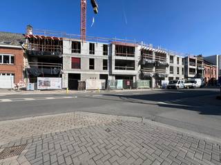 Gelegen op de 3e verdieping Residentie Sir James in het centrum van Zottegem treffen we dit nieuw te bouwen appartement.Dit project zal afgewerkt...