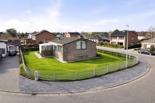 Deze karaktervolle hoekwoning met 4 slaapkamers in het rustige en gewilde Houthalen-Oost biedt talloze mogelijkheden voor wie op zoek is naar...