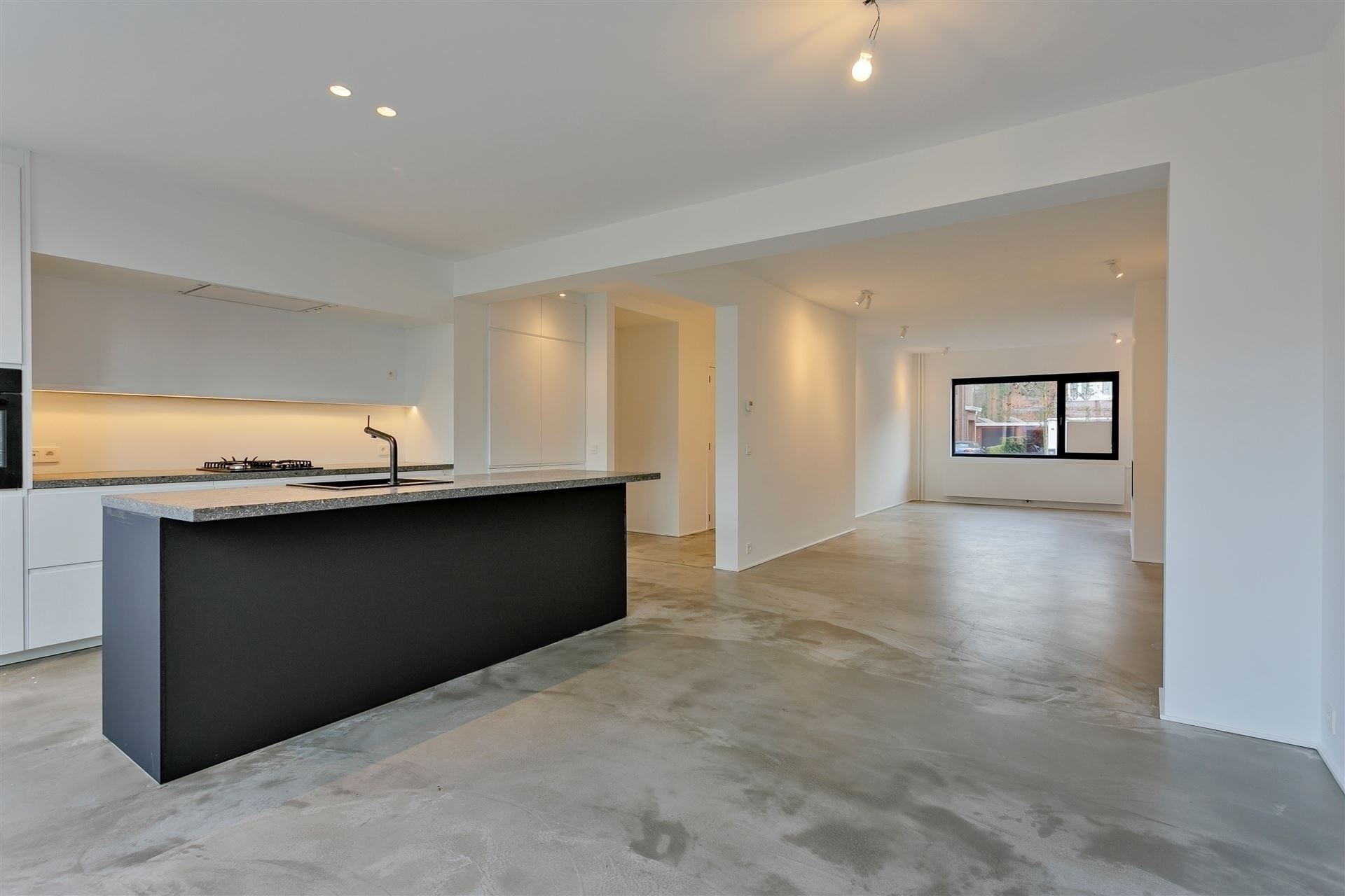 Zeer mooie halfopen bebouwing met garage - foto 2
