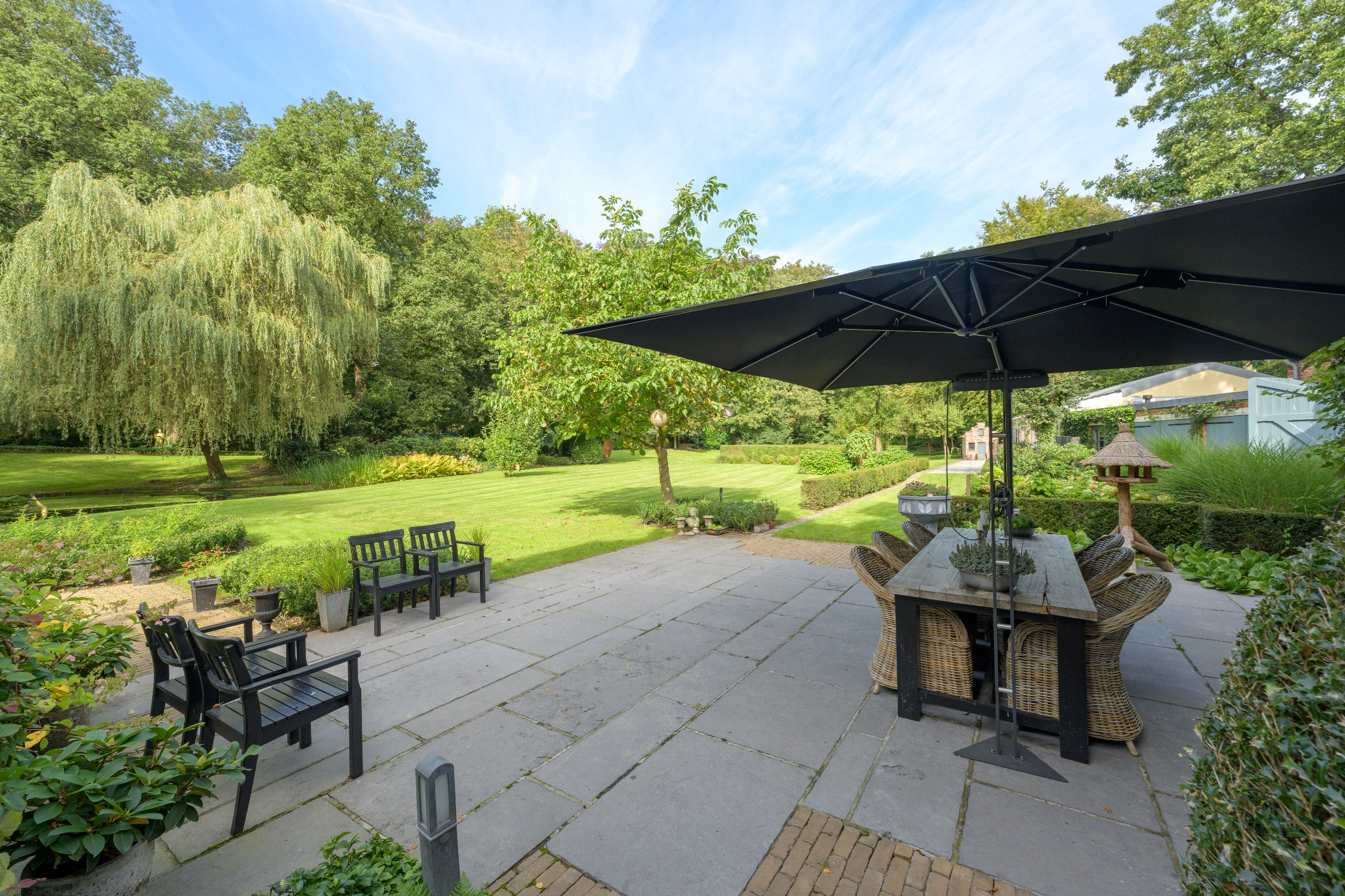 Majestic historic villa from 1758 with a park garden of 9,053m². - photo 3