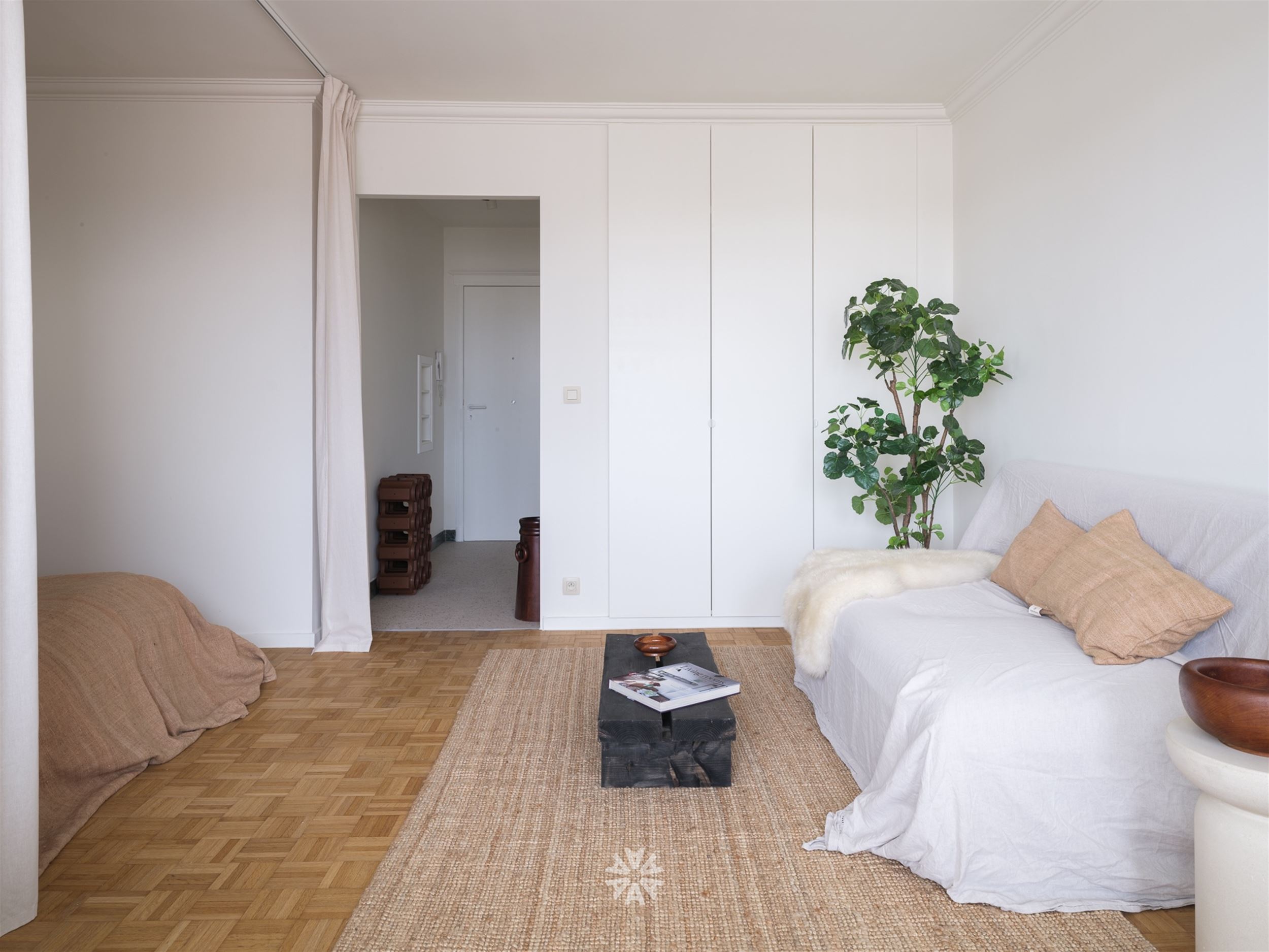 GHENT, Floraliënlaan - Renovated luxury studio - photo 2