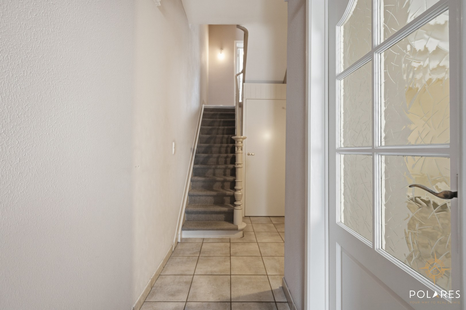 Instapklare rijwoning met 4 slaapkamers en leuke tuin! - foto 4