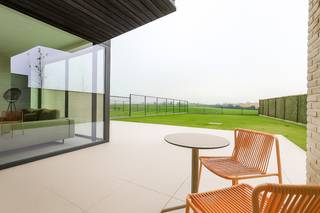 Deze VOLLEDIG AFGEWERKTE ENERGIEZUINIGE NIEUWBOUWWONING (2025) bevindt zich in Tielt met name in de Wingensesteenweg 128 H, op een perceel grond...