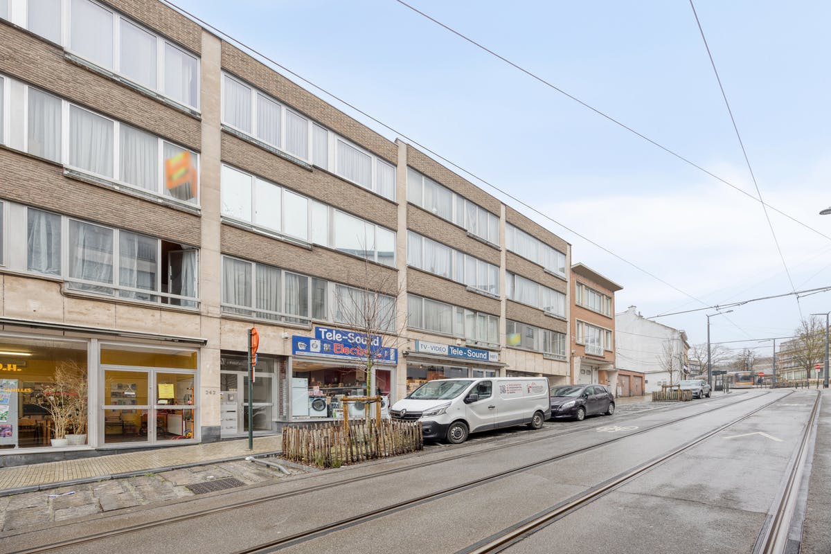Handelsruimte met topvisibiliteit in Neder-Over-Heembeek - foto 3