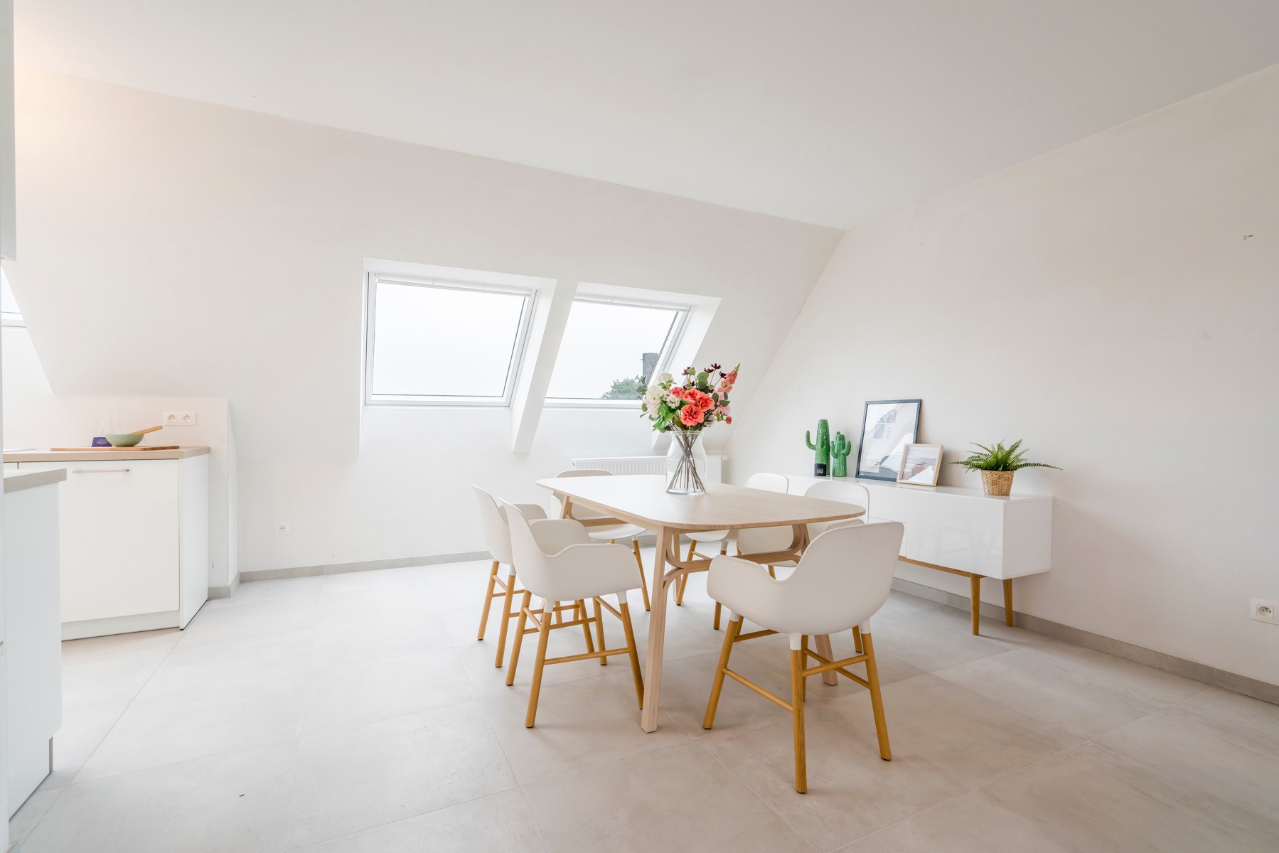 Appartement op de 2de verdieping met 2 slpks en 2 grote zonneterrassen - foto 4