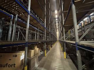In een goed bereikbaar magazijn bieden wij palletopslag te huur aan, volledig ingericht met palletstellingen voor Europaletten. Er zijn momenteel...