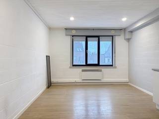 Le moyen le plus rapide pour visiter cet appartement ? Demandez votre visite via le bouton rouge de notre site Web (www.dewaele.com) et vous...