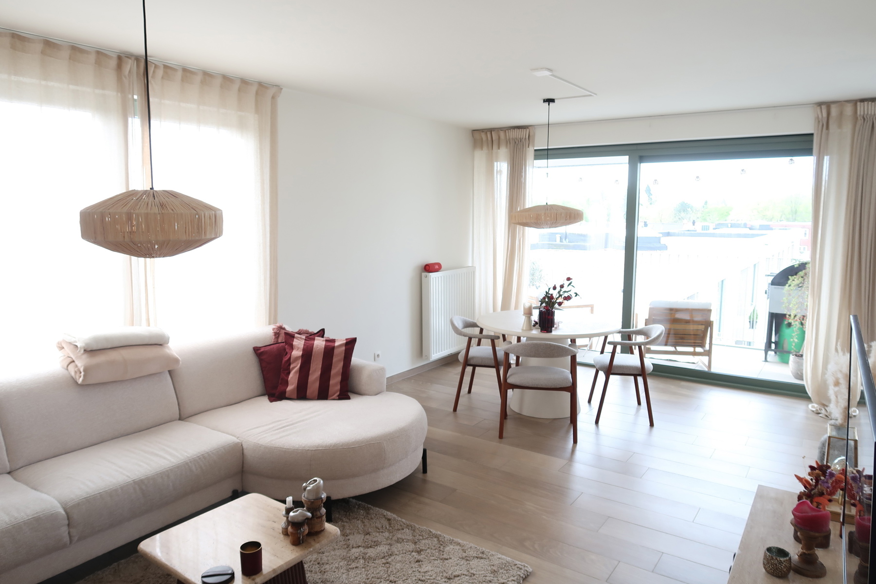 Recent 2 slpk appartement inclusief parking en berging. - foto 2