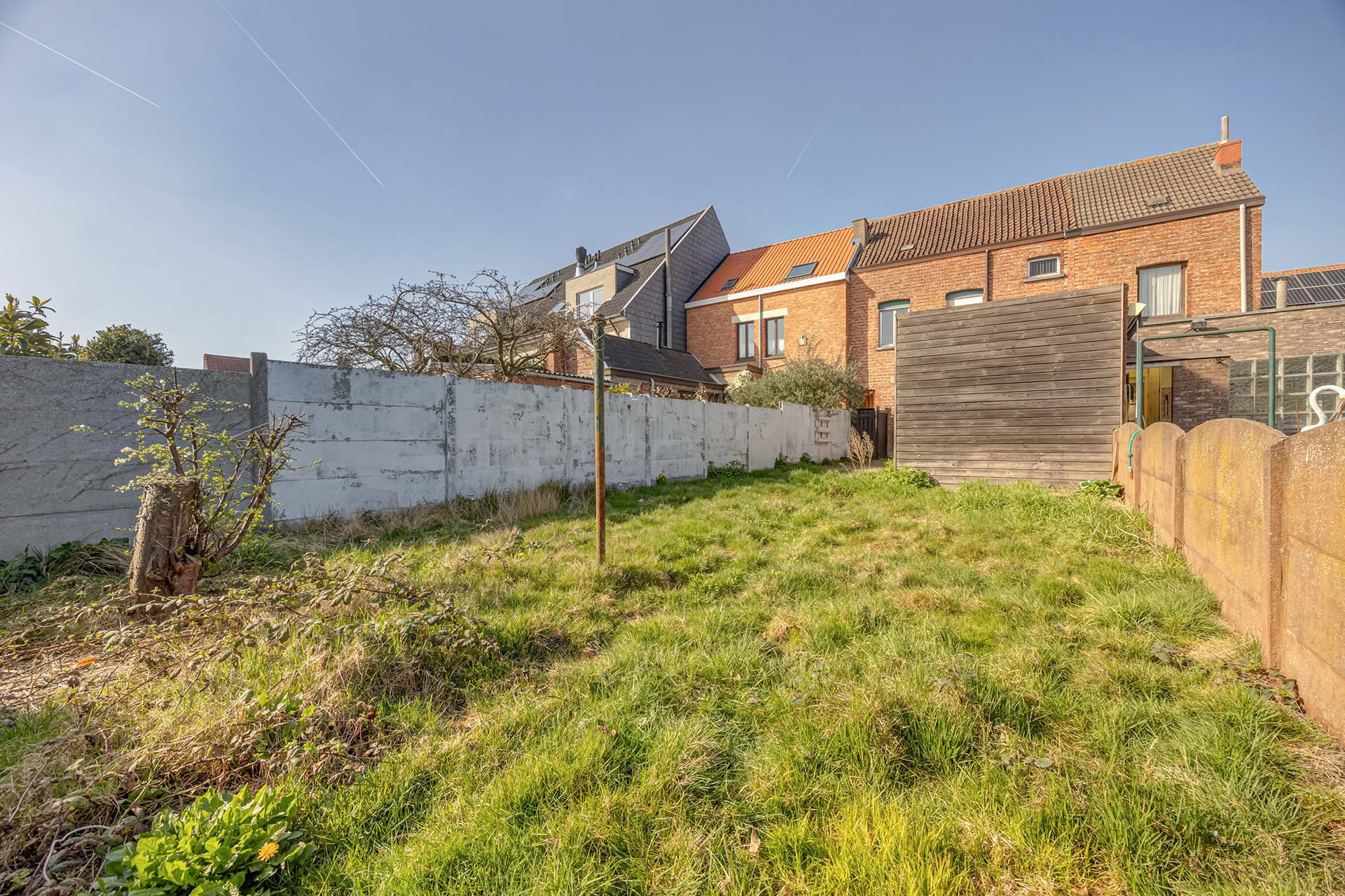 Volledig te renoveren woning met 3 slaapkamers en grote tuin - foto 3