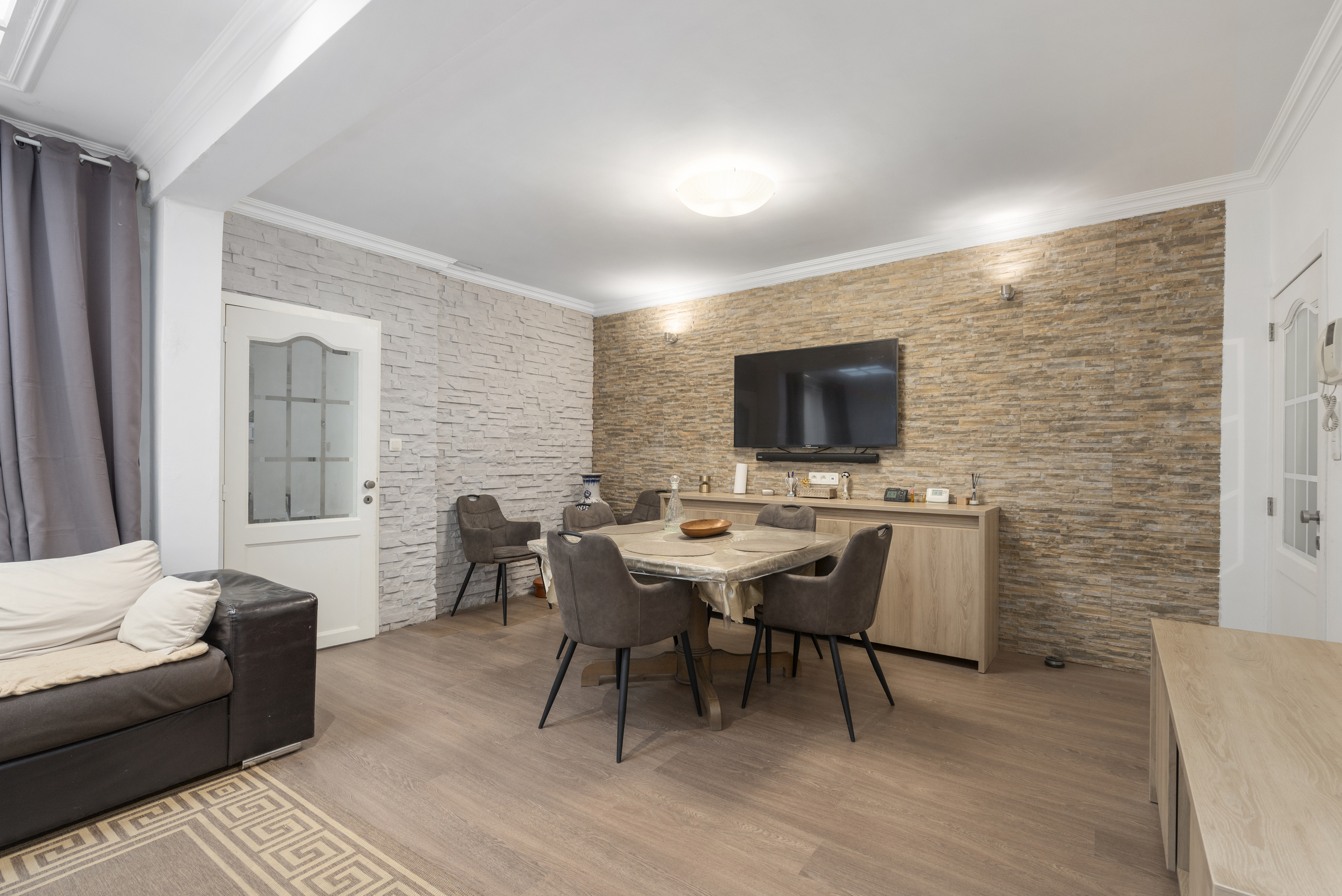 Ruim huis met 6 slaapkamers in centrum Lebbeke - foto 5