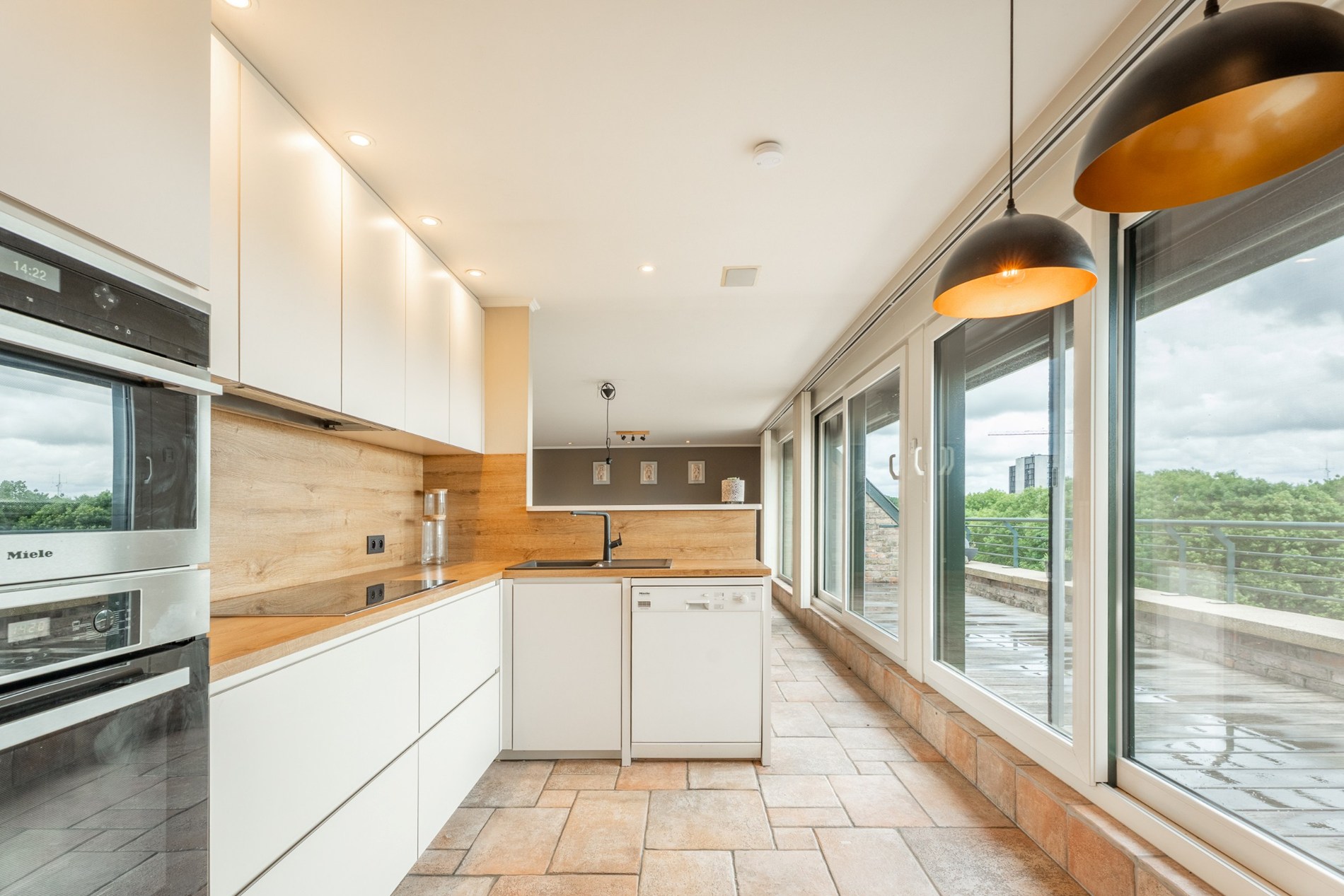 Appartement à vendre à Izegem avec 4 chambres - photo 2