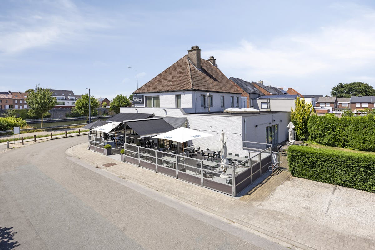 Propriété commerciale unique avec restaurant dans un cadre magnifique à vendre à Kapelle Op Den Bos - photo 2