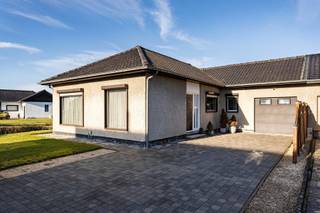 Charmante bungalow met 3 kamers, garage en aangename tuin in TernatBent u op zoek naar een bungalow op een boogscheut van het centrum van Ternat? Dan...