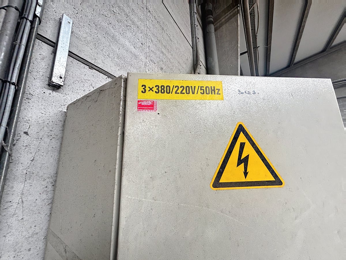 Magazijn van ca. 2.000 m² te huur regio Wielsbeke - foto 5