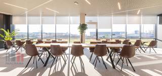 Phenomenally located office space of 300 m² for rent, with excellent visibility along the E40 in Aalst.<br /><br />This office space is ideal for companies looking for a prominent and easily accessible location. The property offers numerous modern facilities to make working more pleasant and efficient. Facilities include a catering service and bicycle parking with electric charging stations. A particular advantage of this office space is the impressive parking ratio of 1 parking space per 35 m² of office space. <br />Accessibility to the office is excellent, thanks to its strategic location directly in front of exit 19 Aalst of the E40 motorway, and near the Erembodegem railway station. These excellent connections ensure that your business is easily accessible to customers and staff, both by car and public transport. Should you require other sizes of office space, alternative options are also available. Office space is available immediately.<br /><br />For more information, detailed plans or to schedule a no-obligation site visit, please contact PANORAMA B2B GENT KANTOREN on 09 225 09 09. We are ready to answer all your questions and help you further.