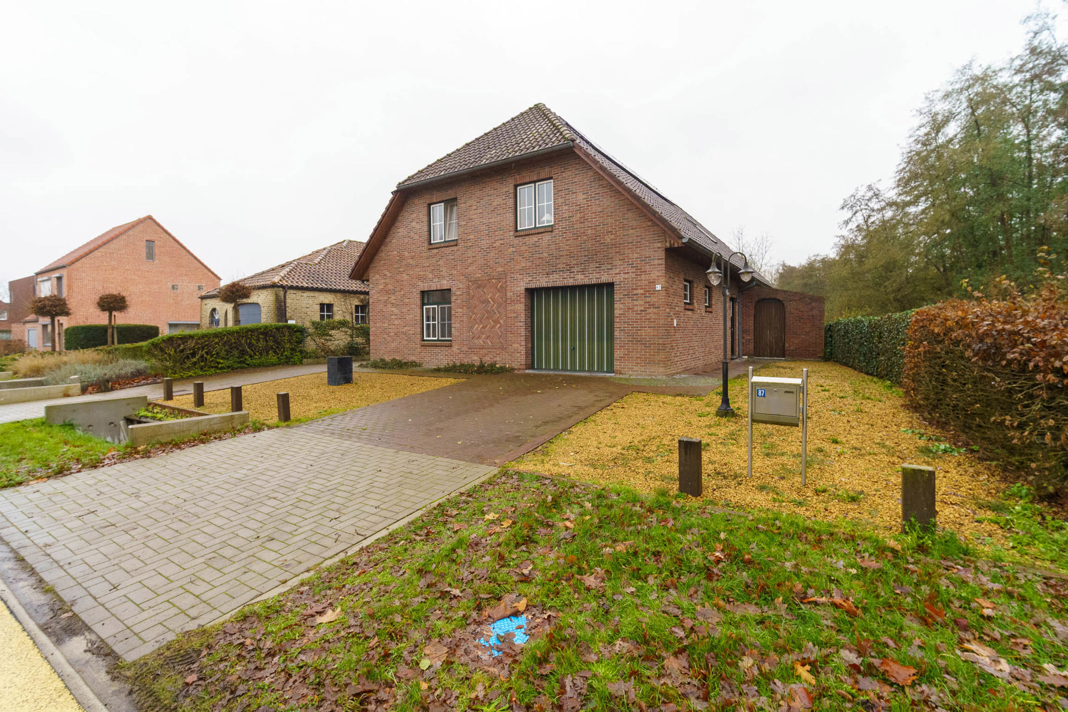 Ruime woning met 4 slpk, enorme kelder en prachtige tuin. - foto 2