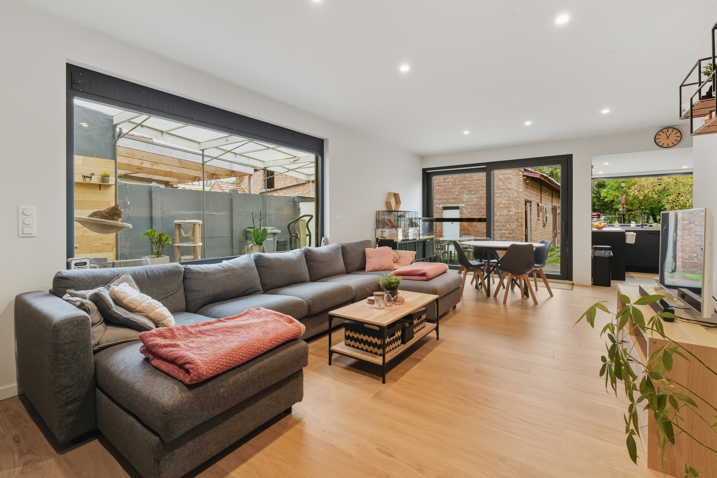 Uitzonderlijke woning in het dorpscentrum van Sinaai - foto 4