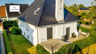 Rustig gelegen villa in een groene wijk van Oudenaarde, op wandelafstand van het centrum.Deze charmante villa ligt in een rustige, groene woonwijk...