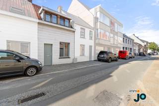 Bent u op zoek naar een gezellige, instapklare woning op een toplocatie? In het bruisende hart van Oudenburg bieden wij deze charmante...