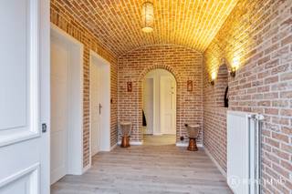 Op zoek naar net dat tikkeltje meer? Dan is deze uitzonderlijke villa van maar liefst 260 m² bewoonbare oppervlakte exact wat je zoekt. Gelegen in...