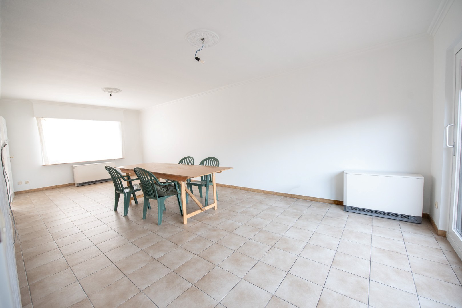 Instapklare woning met tuin en 2 garages in Oeselgem. - foto 3