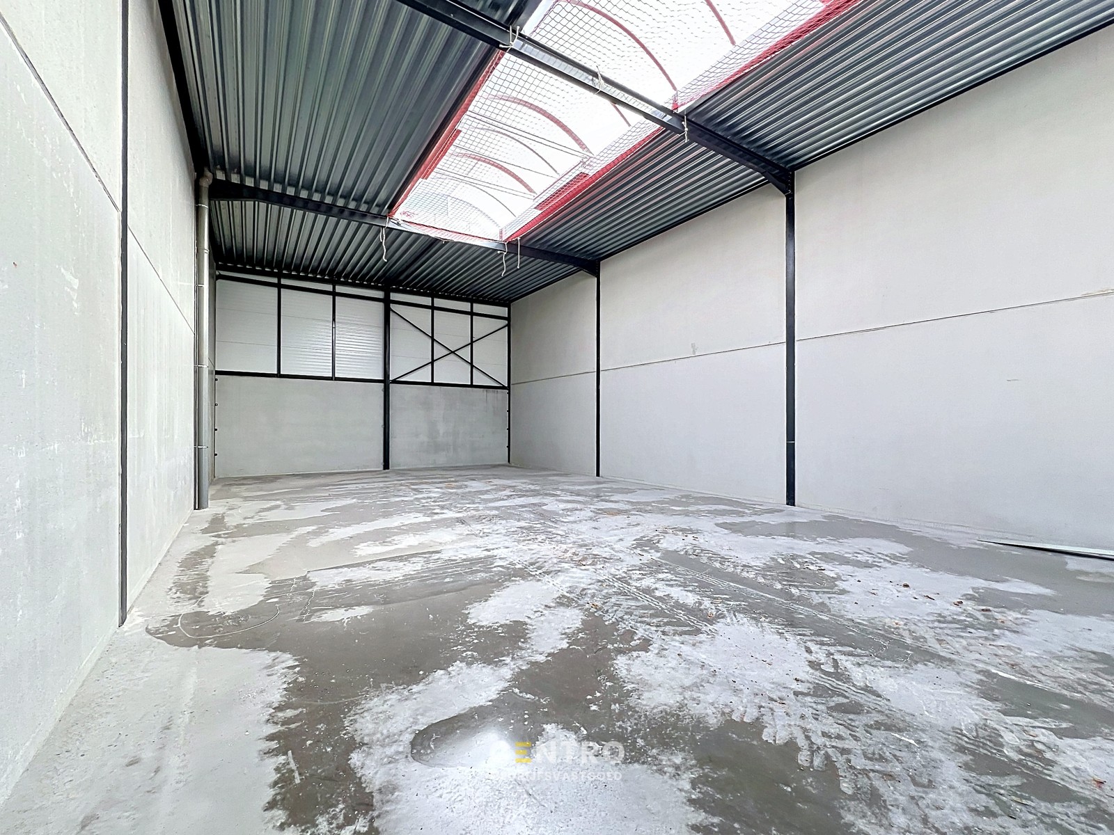 Nieuwbouw KMO-units van 245m² TE HUUR (VH van 7m, 2 parkings, aparte loopdeur en raam), te Kerkhove (Avelgem). - photo 2