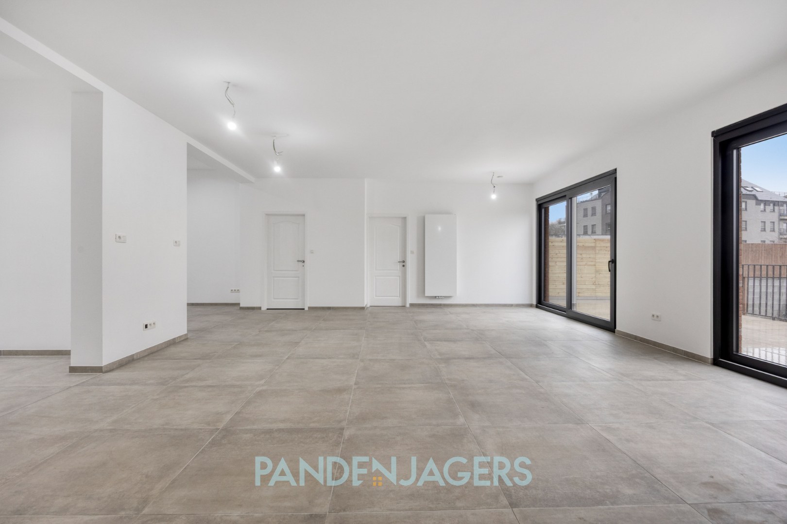 Volledig gerenoveerd handelspand met uitzonderlijke buitenruimte te Duffel - foto 4