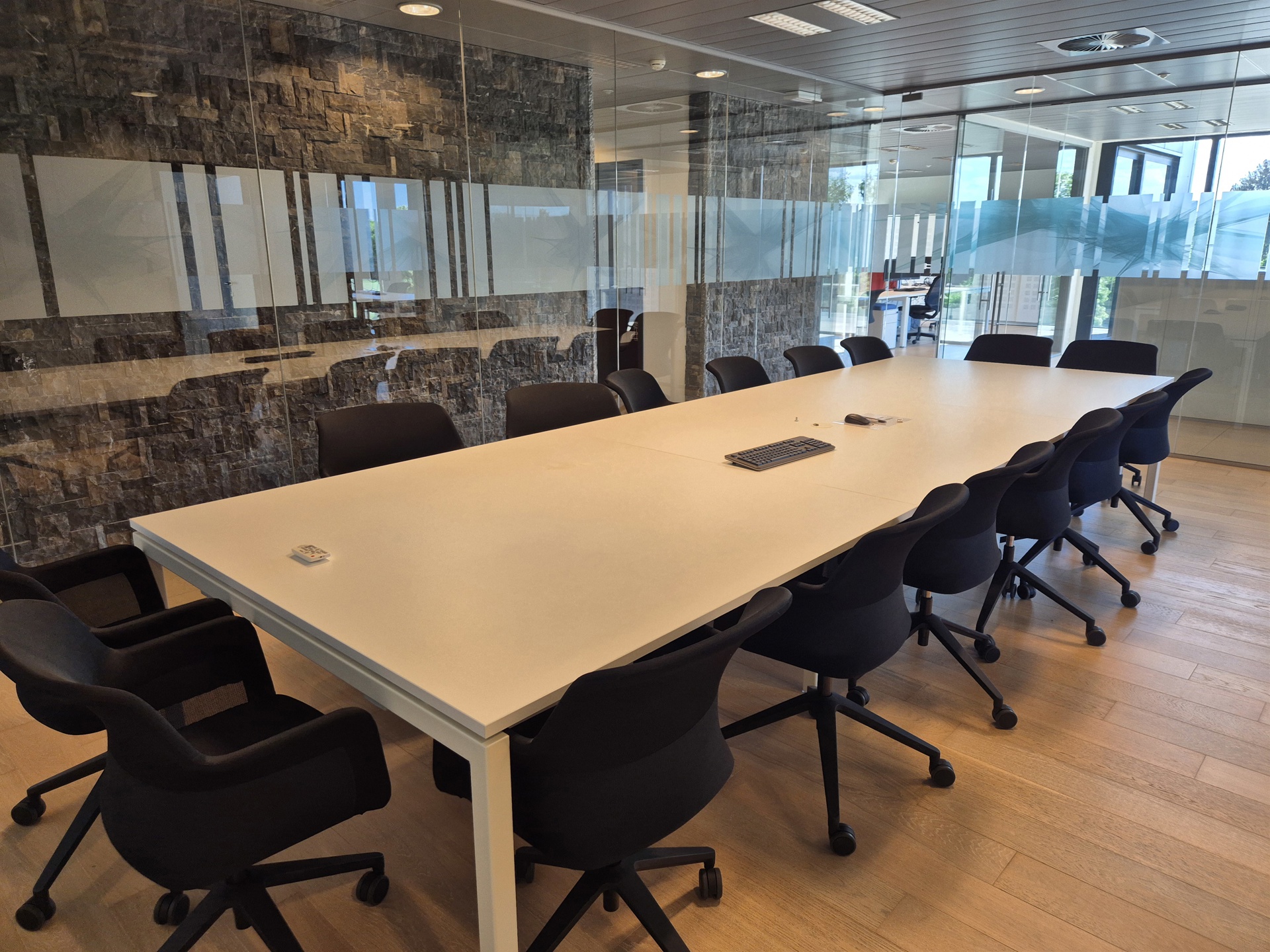 TE HUUR: Kantoorruimte van 207m² in Zonhoven - foto 4