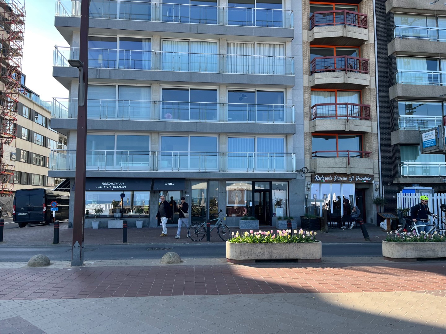 Handelspand met mooi vitrineruimte gelegen op de Zeedijk, mooi gelegen tussen Lichttoren- en Albertplein. - foto 1