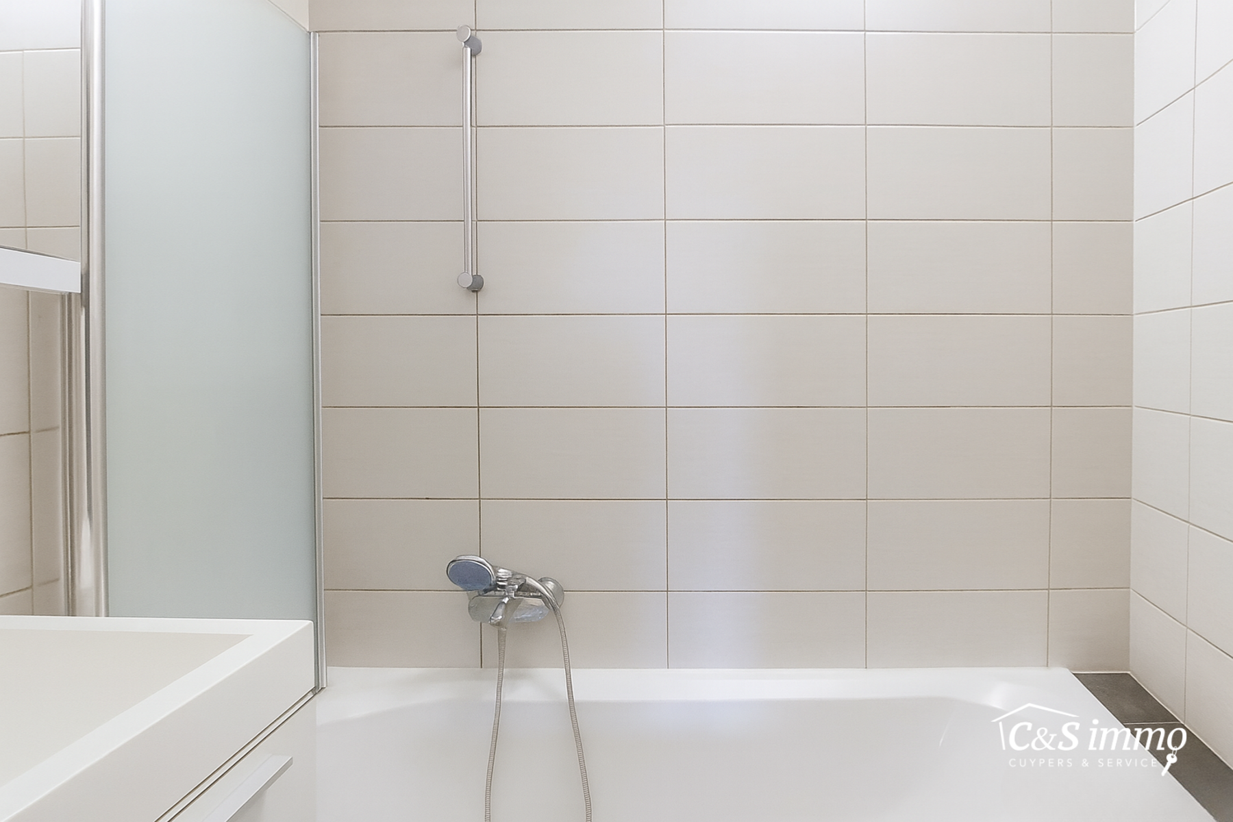 Te renoveren appartement met terras - foto 3