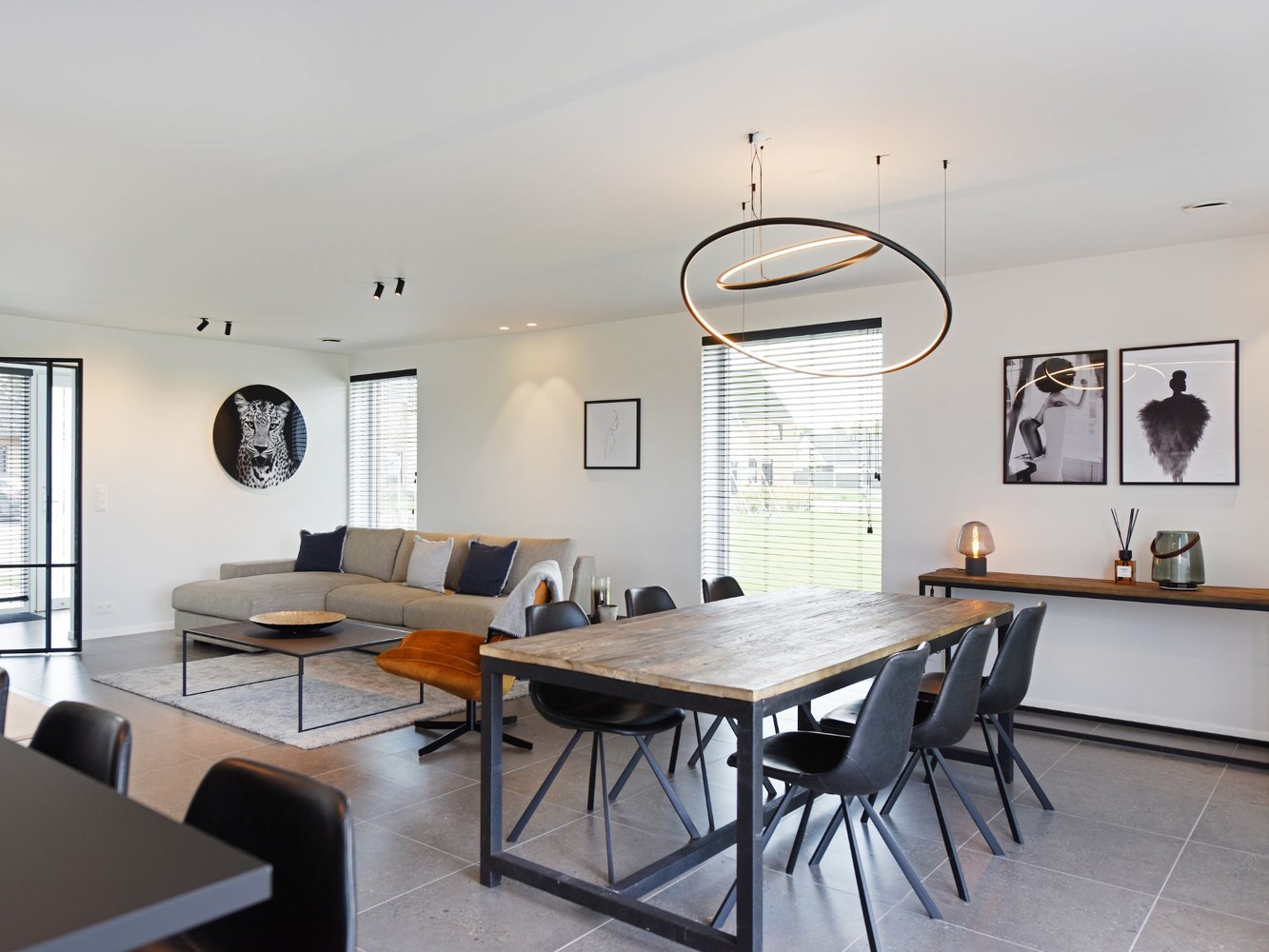 Professioneel ingerichte woning, 4 slaapkamers, instapklaar - foto 4