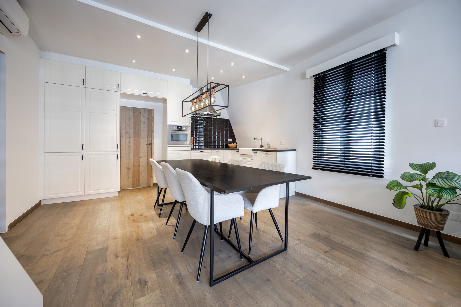 Uniek duplexappartement met terras, garage en ruim magazijn - foto 4