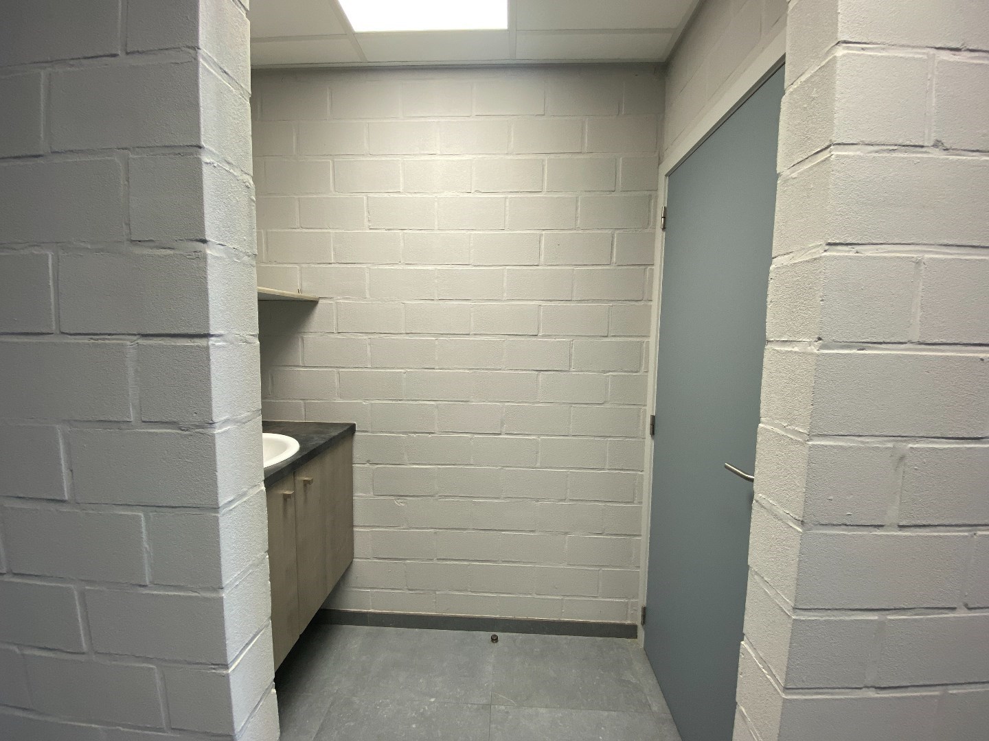 Ingericht bureel met parkeerplaatsen te Olsene. - foto 5