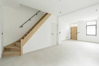 Deze woning vinden we terug op Lutlommel 84 te Lommel, op een steenworp van de Nederlandse grens en alle faciliteiten. De woning werd in 2025...