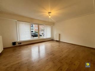 Gelijkvloers 1 slaapkamer appartement met tuin! Dit appartement is gelegen te Berchem op de grens met Mortsel en Wilrijk. Het heeft een zeer...