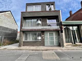 Welkom in dit centraal gelegen appartement in Hamme!De woonruimte met een oppervlakte van 67 m² biedt alles wat je nodig hebt voor comfortabel...