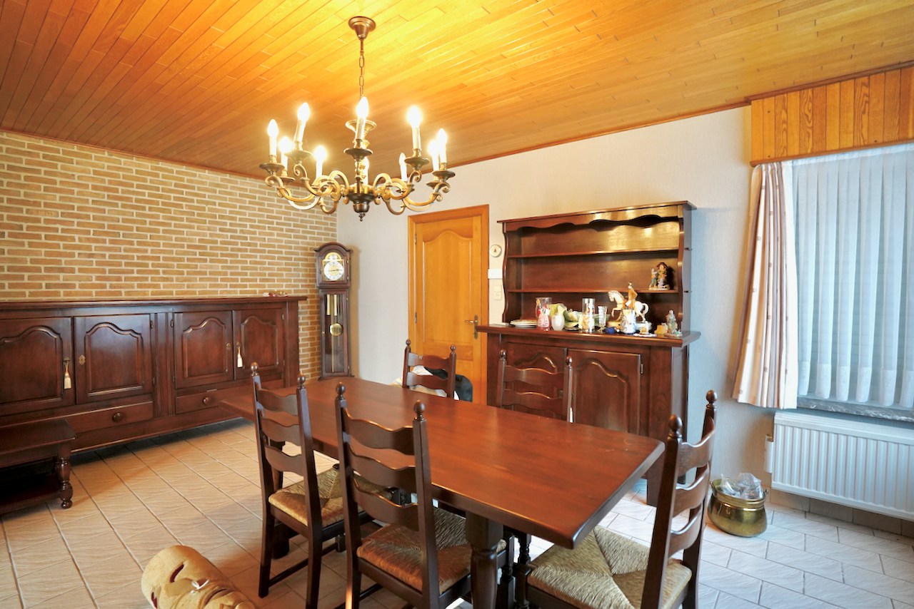 Halfopen bebouwing met vernieuwd dak en topligging in hartje Evergem ! - foto 5