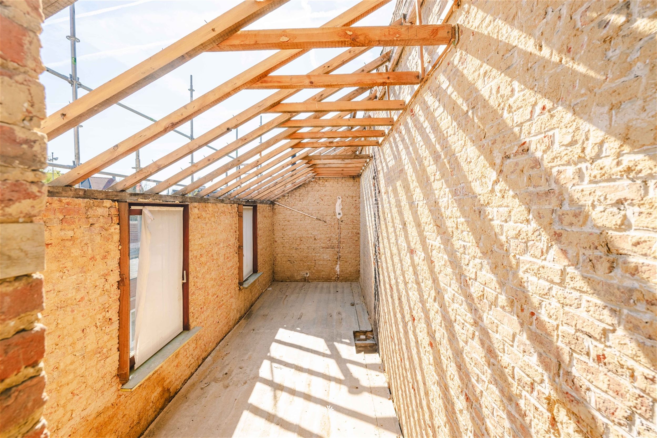 Te renoveren woning met ruime garagebox - foto 5