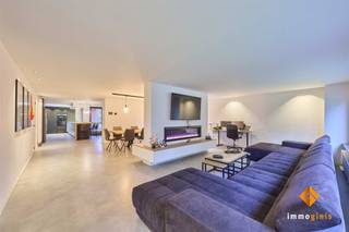 Deze woning bevindt zich in een rustige omgeving vlakbij natuurgebied en biedt de ideale combinatie van stijlvol wonen met een ruim perceel grond...