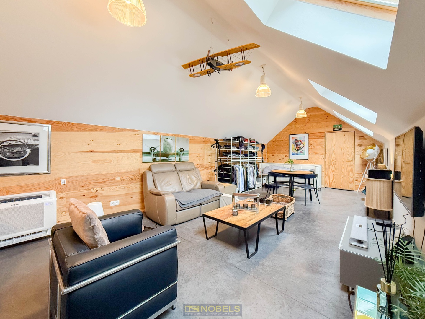 Te koop, duurzaam gerenoveerd magazijn (160m²) met office te Ronse - foto 2