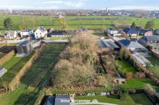 Handsome plot of 1,634 m² for open construction, located in a prime residential location near the center of Putte.This beautiful, perfectly...