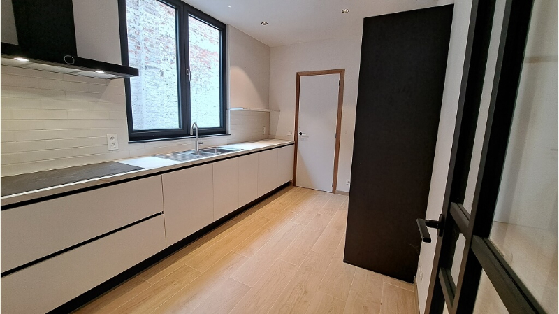 Gerenoveerde Herenwoning met Terras te huur in Brugge - foto 4