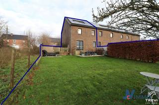 Composition :R-D-ChHall d'entrée : 2,5 m², wc séparé : 2 m², débarras avec emplacement pour machine à laver : 2,5 m², cuisine semi-équipée 8 m²,...