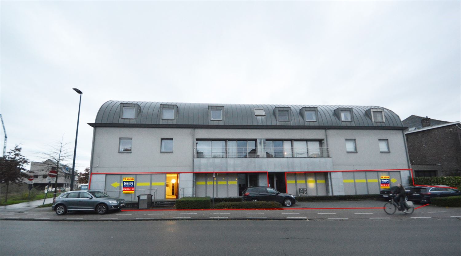 MODERN COMMERCIEEL PAND INCL. 6 PARKINGS - foto 1