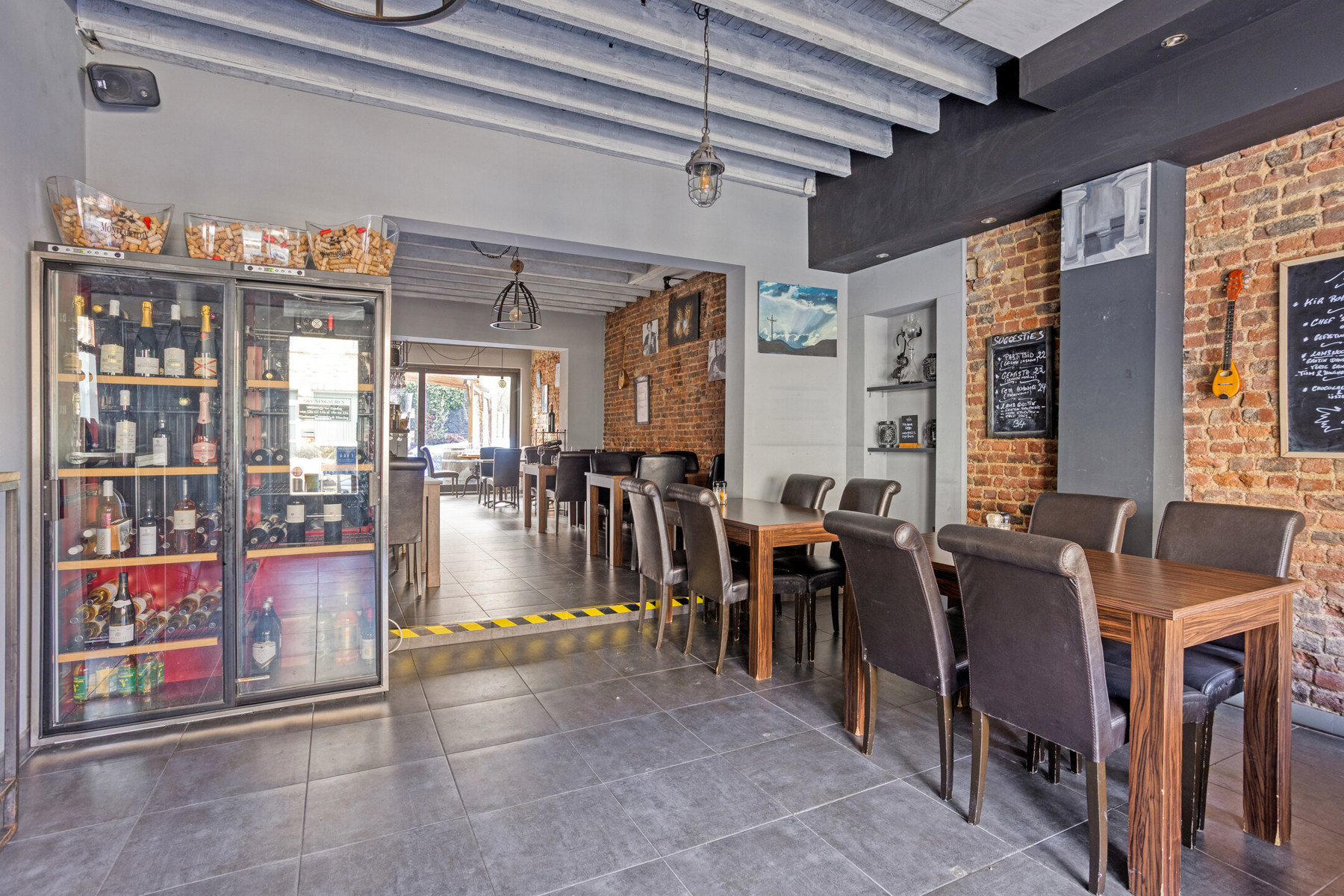 Immeuble commercial avec horeca et appartement - photo 2