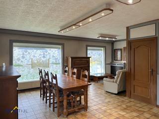 Deze open bebouwing in Meise, gelegen in een uiterst rustige woonwijk, betreft een gelijkvloerse bungalow met een sterke basis en tal...